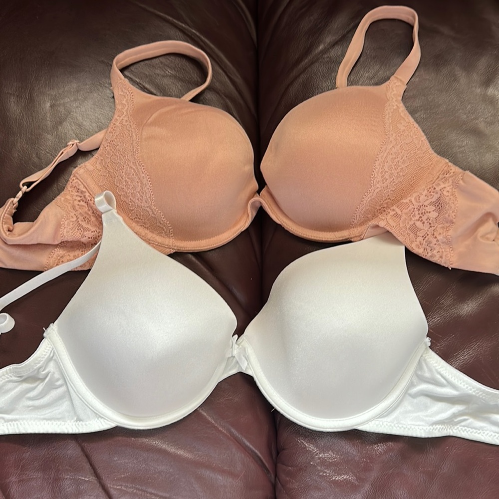 2 Secret Treasures Bras 34C NWOT